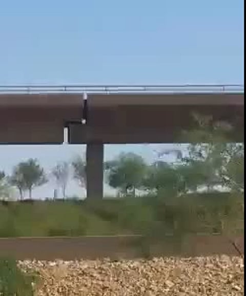 فيديو يكشف خطورة جسر بالرياض .. و"النقل" ترد: لا تقلقوا