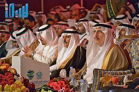 بالصور.. طلاب يستأذنون أمير جازان لتحية رجال الأمن