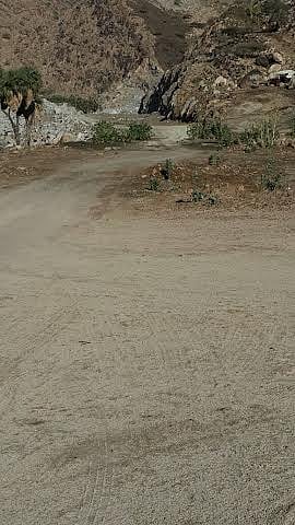 عسير.. سكان راحة متية يطالبون باستكمال تنفيذ طريق الفرشة