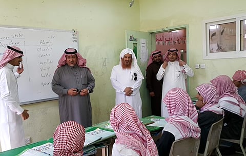 مدير تعليم الجوف يكرم 6 معلمين بعذفاء