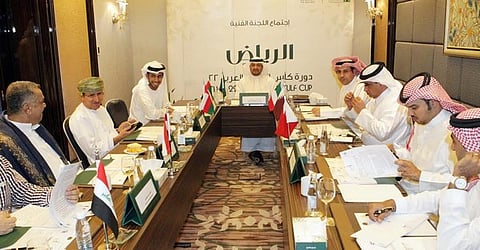 الاجتماع الفني لنصف نهائي "خليجي 22" يحسم قضيتي البطاقات والزي