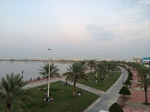 بالصور.. الأجواء والشواطئ الخلابة تجذب المتنزهين بالشرقية