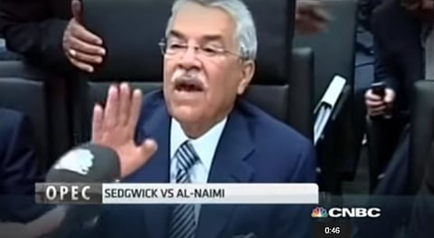 بالفيديو.. وزير البترول يرفض التحدث لقناة CNBC الأمريكية