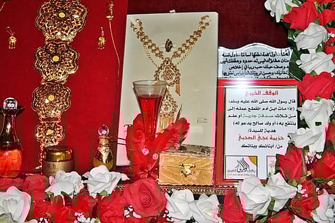 تكريم مديرة متقاعدة بهدايا قدرت بـ ١٥٠ ألف ريال بالقنفذة