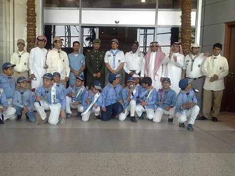 ينبع.. استقبال أوائل رحلات المعتمرين الدولية بماء زمزم والورود