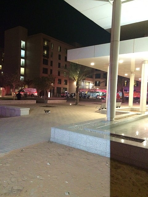 بالصور.. السيطرة على حريق بسكن تابع لجامعة نورة بالرياض