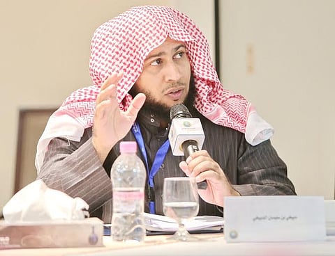 القبض على شاب ابتزَّ فتاةً وهدَّدها إن لم تمكنه من نفسها بحفر الباطن