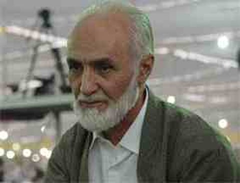 "حسن أميني": صلاة الجمعة تذكرة أسبوعية بـ"إهانة" السنة في إيران