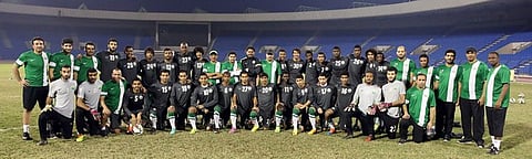 أبو نخاع للاعبي الأخضر الأولمبي: تفانوا لأجل الشعار .. أمامكم بطولتان