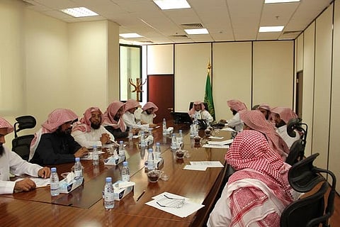 رئيس ديوان المظالم يطلع على النظام القضائي الإلكتروني