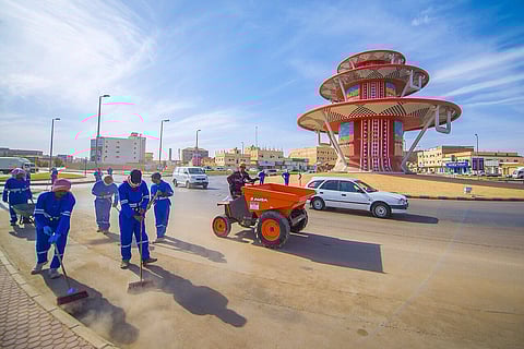 "أمانة الجوف" تبدأ في تنفيذ مشروعات النظافة بمدينة سكاكا