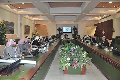 ترحيل مصنع الإسمنت و"وادي السلي" على طاولة "بلدي الرياض"