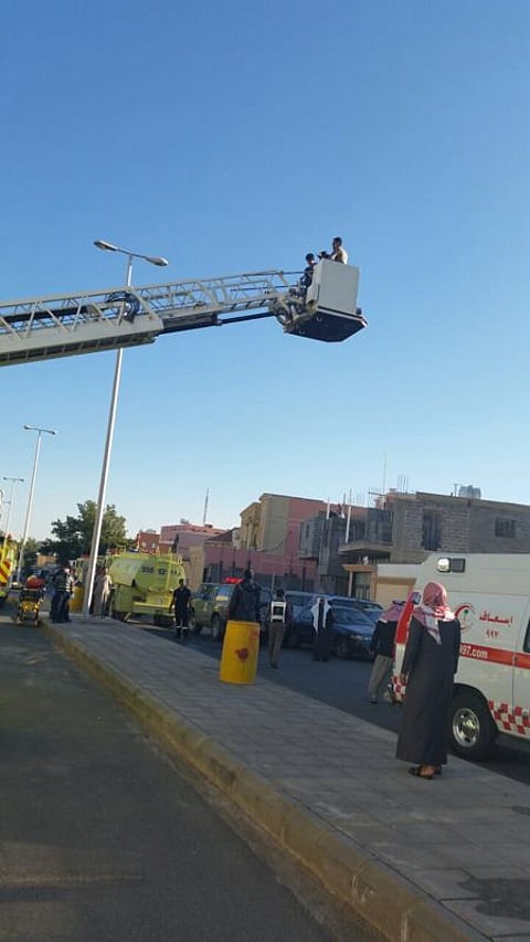 "مدني تبوك" يسيطر على حريق بمبنى سكني