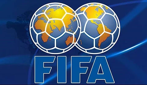 "الفيفا" يحرم ليون الفرنسي من التعاقدات بسبب دين قيمته 2000 يورو!