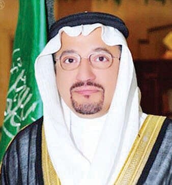 نائب وزير التربية والتعليم المكلف يزور جناح الوزارة بسوق عكاظ