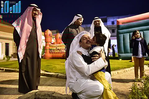 بالصور.. مبادرة "أسعدهم دوماً" تُفرح أيتام دار حضانة الرياض