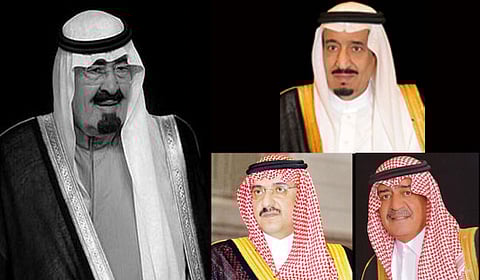 كُتّاب المملكة: عين تدمع لرحيل "فقيد الامة" وأخرى ترقب المستقبل