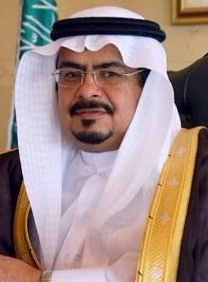 مدير تعليم تبوك يرفع أحر التعازي لفقدان "قائد الأمة"