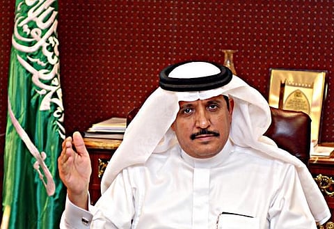 "آل هيازع" يعتمد لائحة تنظيمية لموظفي الدوام الجزئي