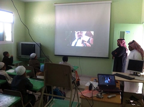 مدارس حبونا تثري طلابها بأفلام وثائقية عن إنجازات الفقيد الراحل