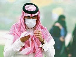 موجة "الغبار" تُنعش سوق "الكمامات" وترفع أسعارها في الرياض