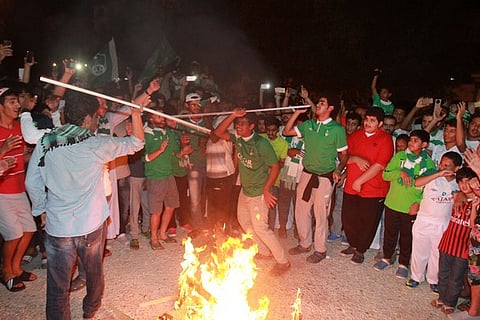 بالصور.. لليوم الثاني جماهير الأهلي تحتفل بكأس ولي العهد