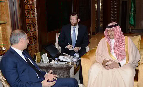 وزير الداخلية يبحث الموضوعات المشتركة مع نظيره التركي