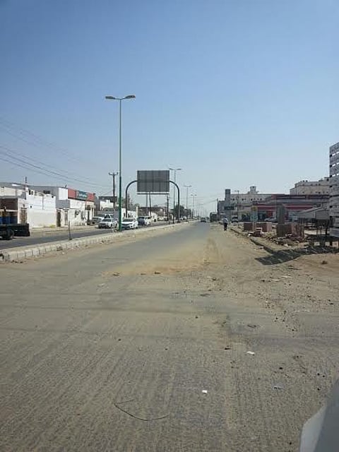 بعد عام من الانتظار.. بدء سفلتة أشهر شوارع "الليث" خلال أيام