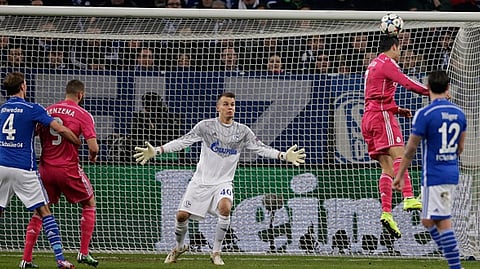 "الريال" يضع قدماً في دور الثمانية من دوري الأبطال بثنائية في "شالكه"