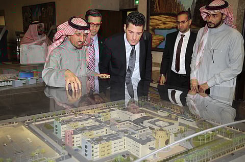 التدريب التقني ومايكروسوفت تبحثان تطوير المحاكاة الجديدة بالكليات