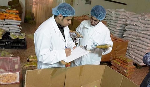 "الغذاء والدواء" تضبط 10 أطنان من اللحوم والحبوب