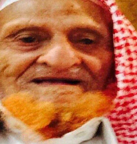 وفاة أقدم طبيب شعبي بمحايل عسير