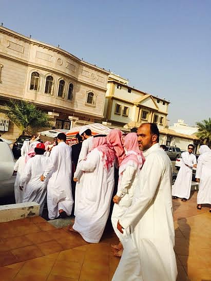 بالصور .. جموع غفيرة تشيع جثمان "حليمة" ضحية حقنة جدة