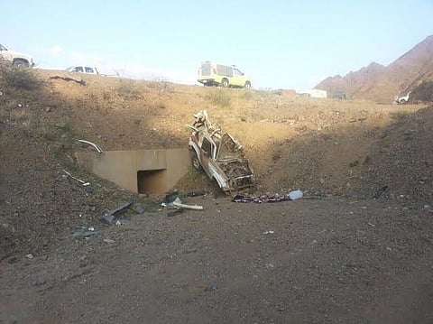 "تصادم" يصرع رجل أمن ويصيب آخر بطريق محايل عقبة شعار