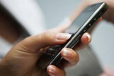 سكان "حصاة قحطان" يشكون من تعطل شبكة الاتصال