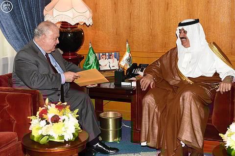 "متعب بن عبدالله" يبحث الموضوعات ذات الاهتمام المشترك مع السفير الأمريكي