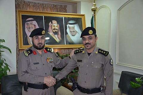 "الزهراني" يقلد "الحفاف" رتبة نقيب