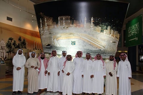 وفدٌ من جامعة الدمام يزور مدينة الأمير سلطان للعلوم