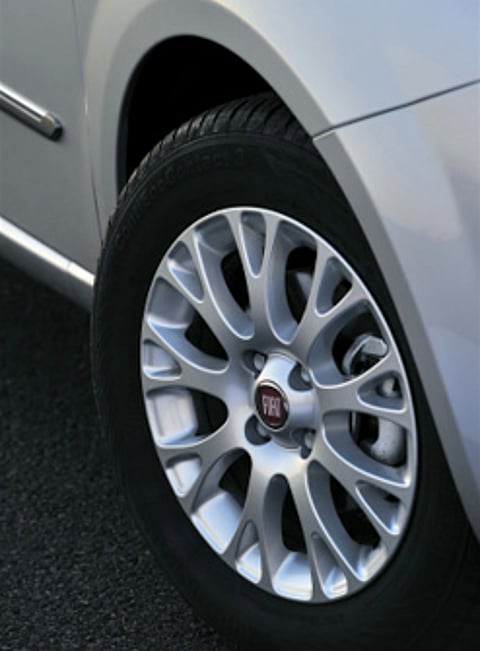 "نوبة سكر" لستيني تتسبب بدهس رجل أمن في "محايل عسير"