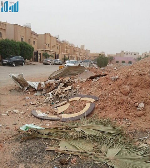 بالصور.. النفايات ومياه الصرف يهددان أهالي "قرطبة" بالرياض