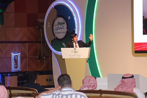 مختص يحذر من شائعات علاج السكري بـ"الخلايا الجذعية"