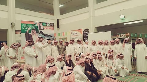 "ثانوية الملك فيصل" بظهران الجنوب تكرم أبناء المرابطين على الحدود