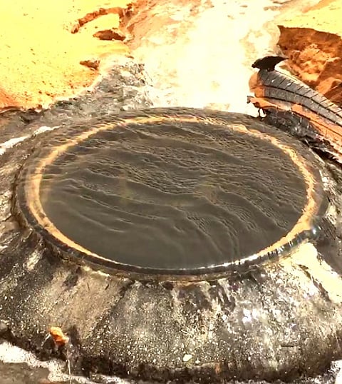 بالفيديو.. مياه المجاري تلوث أجواء ذوي الاحتياجات الخاصة بـ"الدواسر"