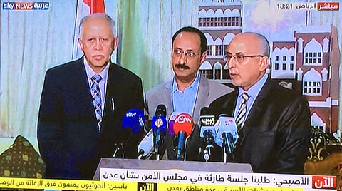 مشاهد مجزرة "تواهي عدن" أدمعت عينَيْ وزير الخارجية اليمني!