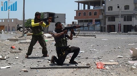 مقتل "١١" من ميليشيات الحوثي وإصابة العشرات بينهم قائد بتعز