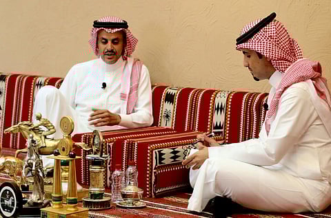 "أهل الخيل" يستضيف مدرب الإسطبل الأبيض لأبناء الملك عبد الله