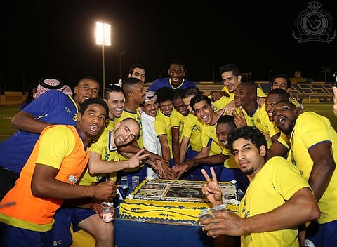 شرفيان يدعمان النصر بمليون ريال .. ولا احتفالات في مقر النادي