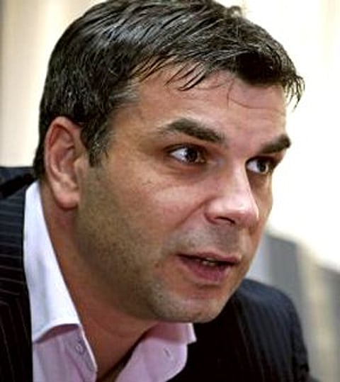 "الشباب" يفاوض مدرب أهلي دبي " كوزمين "