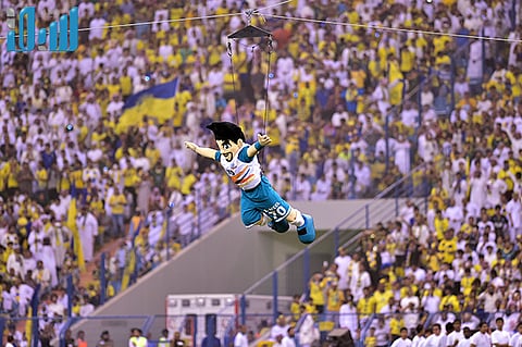 بالصور.. جماهير العالمي تحتفل بـ"جميل" من مدرجات الدرة