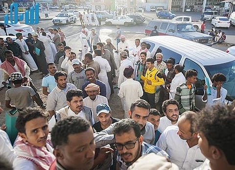 250 سيدة وطفلاً يمنياً ينهون إجراءات تصحيح أوضاعهم بتبوك